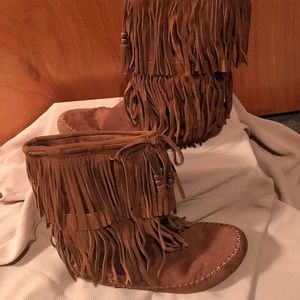 Size 10 Fringe boot